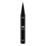 Model Rock - MAGNA LUXE Magnetic Lashes + Accessories kit - MY GLAM MAKEOVER