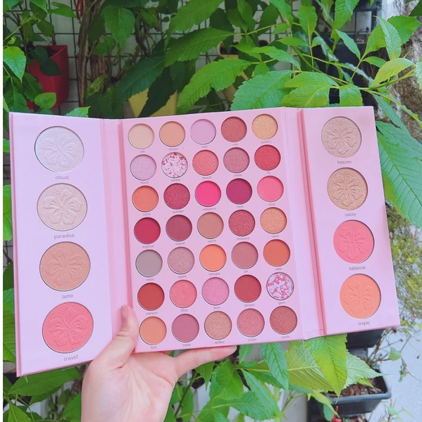 Beauty Treats Lost In Paradise Eye Shadow Booklet – Deluxe