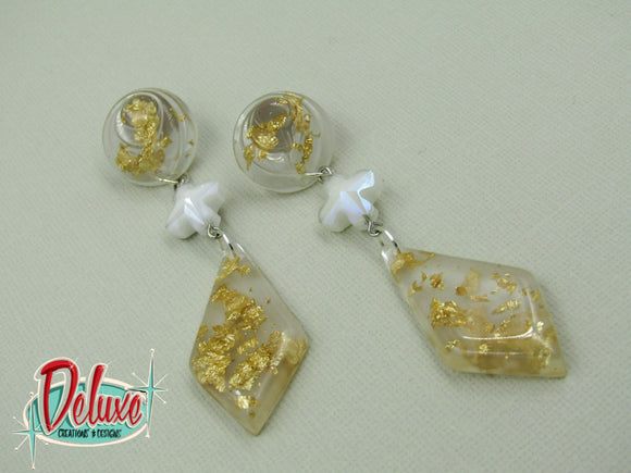 White pearl and Gold - Dangle Earrings