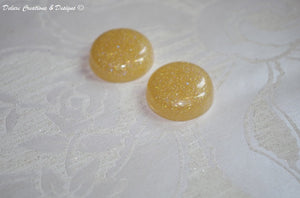 Light gold shimmer - 25mm Flat Top Domes