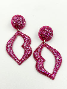 Give us a Kiss Sweetheart dangle Earrings